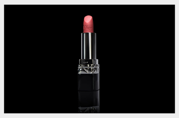 Lipstick packshot maded by Lakssya - web and e-marketing agency